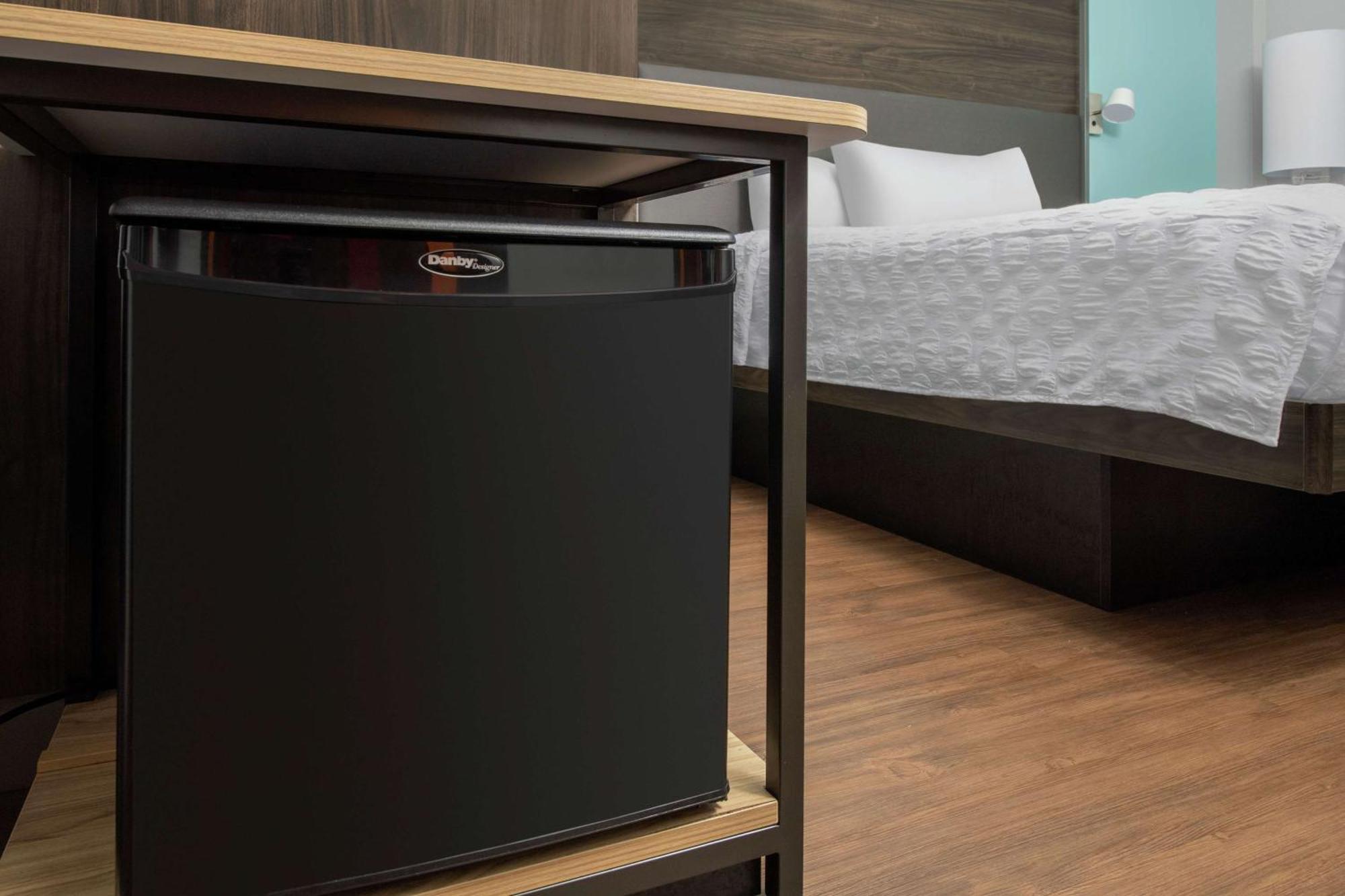 Tru By Hilton Lake City Ngoại thất bức ảnh